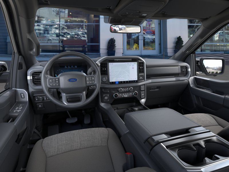 2025 Ford F-150 XLT - Photo 9
