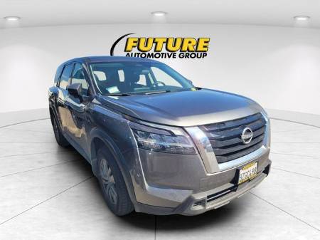 2022 Nissan Pathfinder S