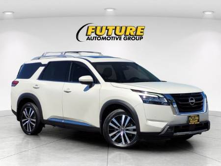 2023 Nissan Pathfinder Platinum