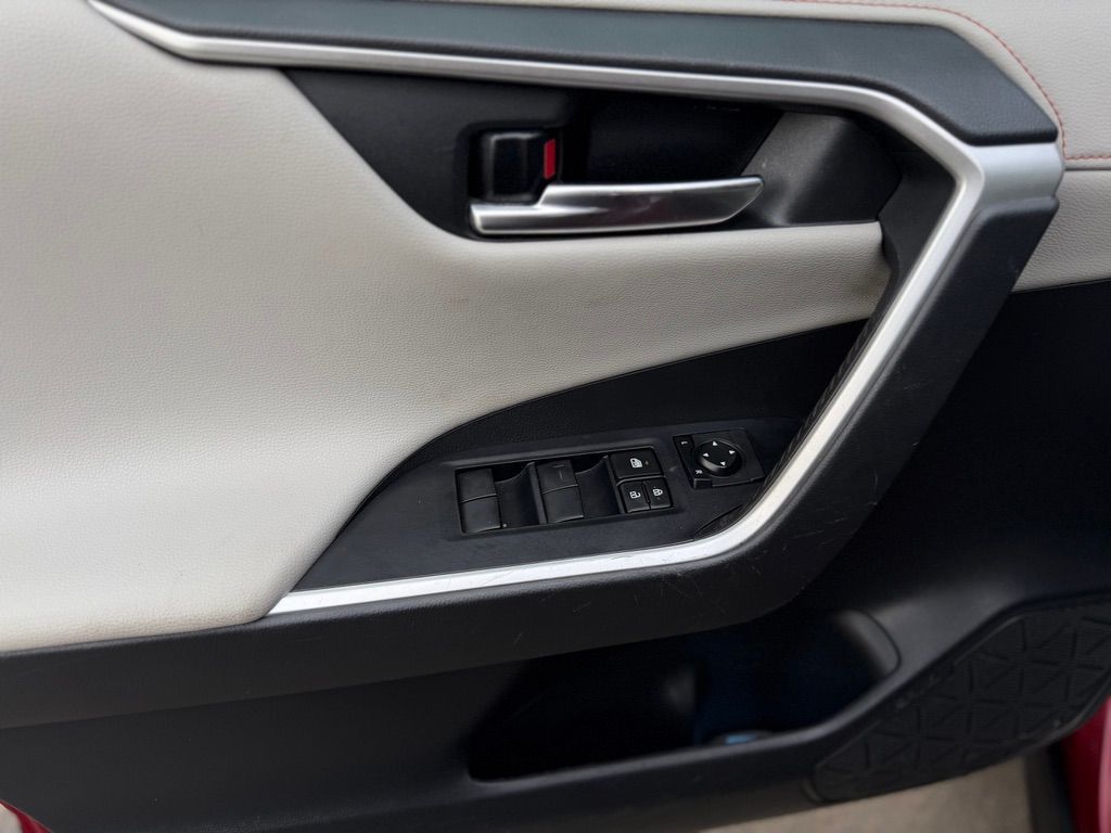 2020 Toyota RAV4 Adventure - Photo 17