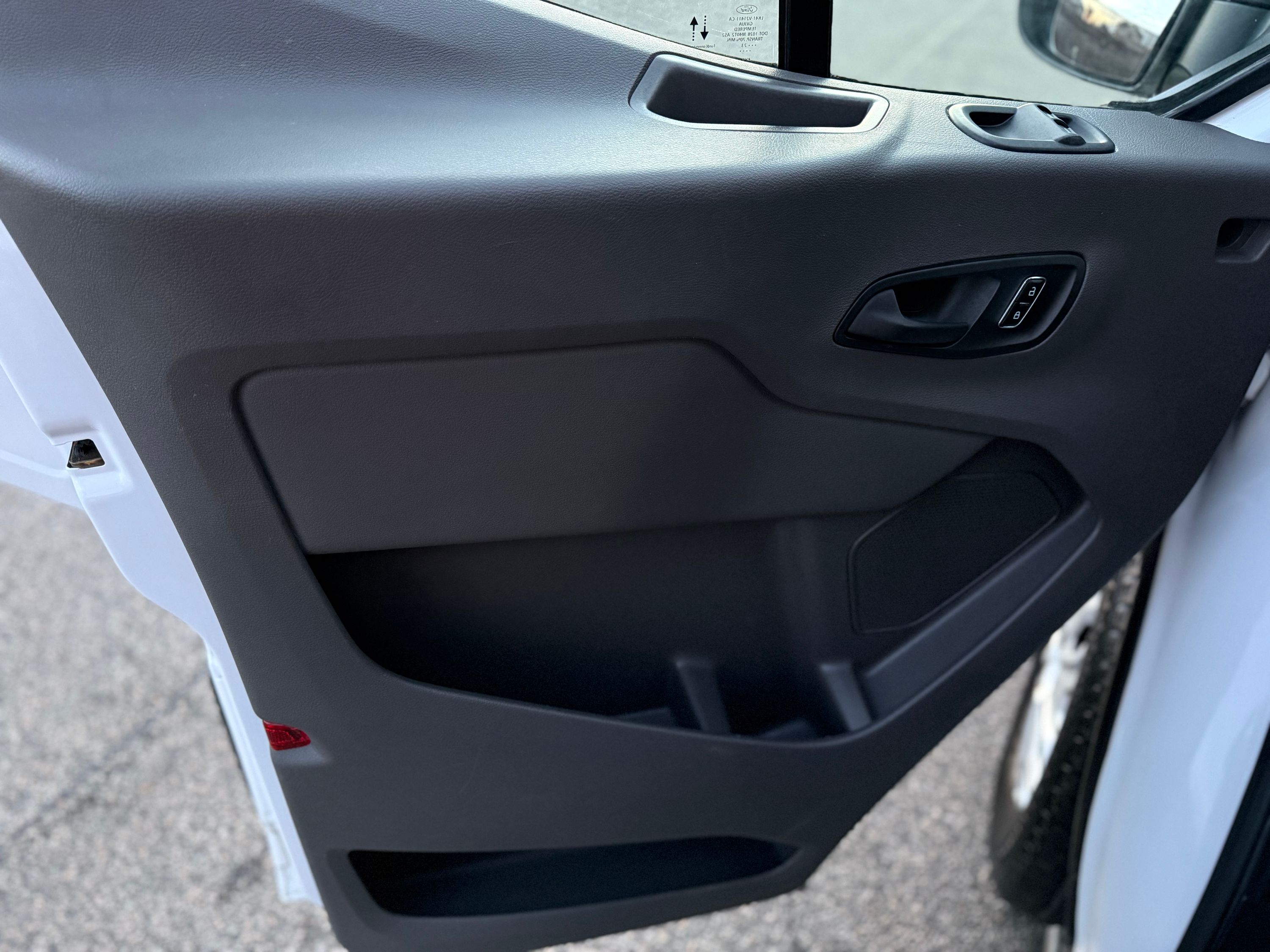 2023 Ford Transit Passenger Van XLT - Photo 17