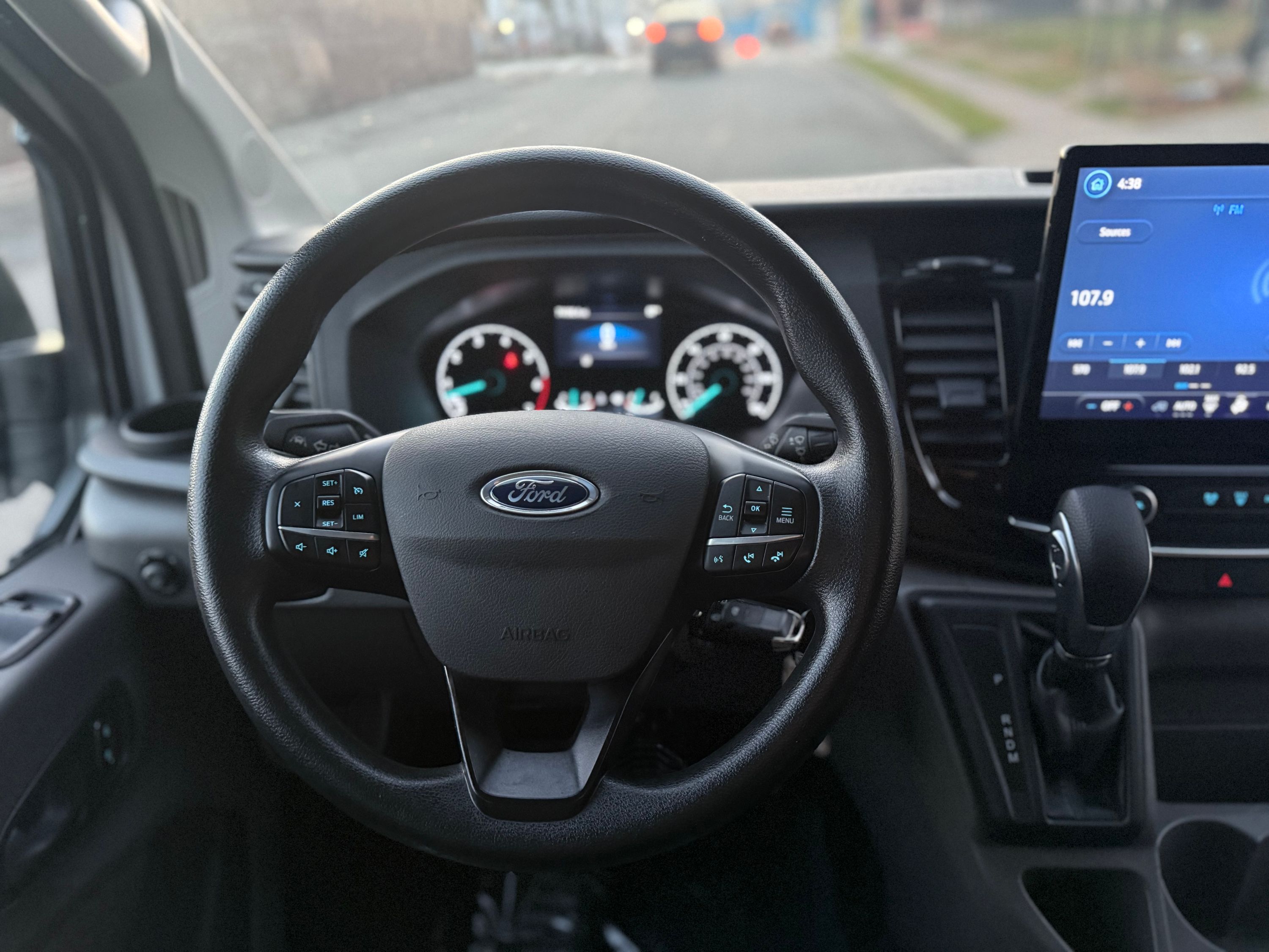 2023 Ford Transit Passenger Van XLT - Photo 28