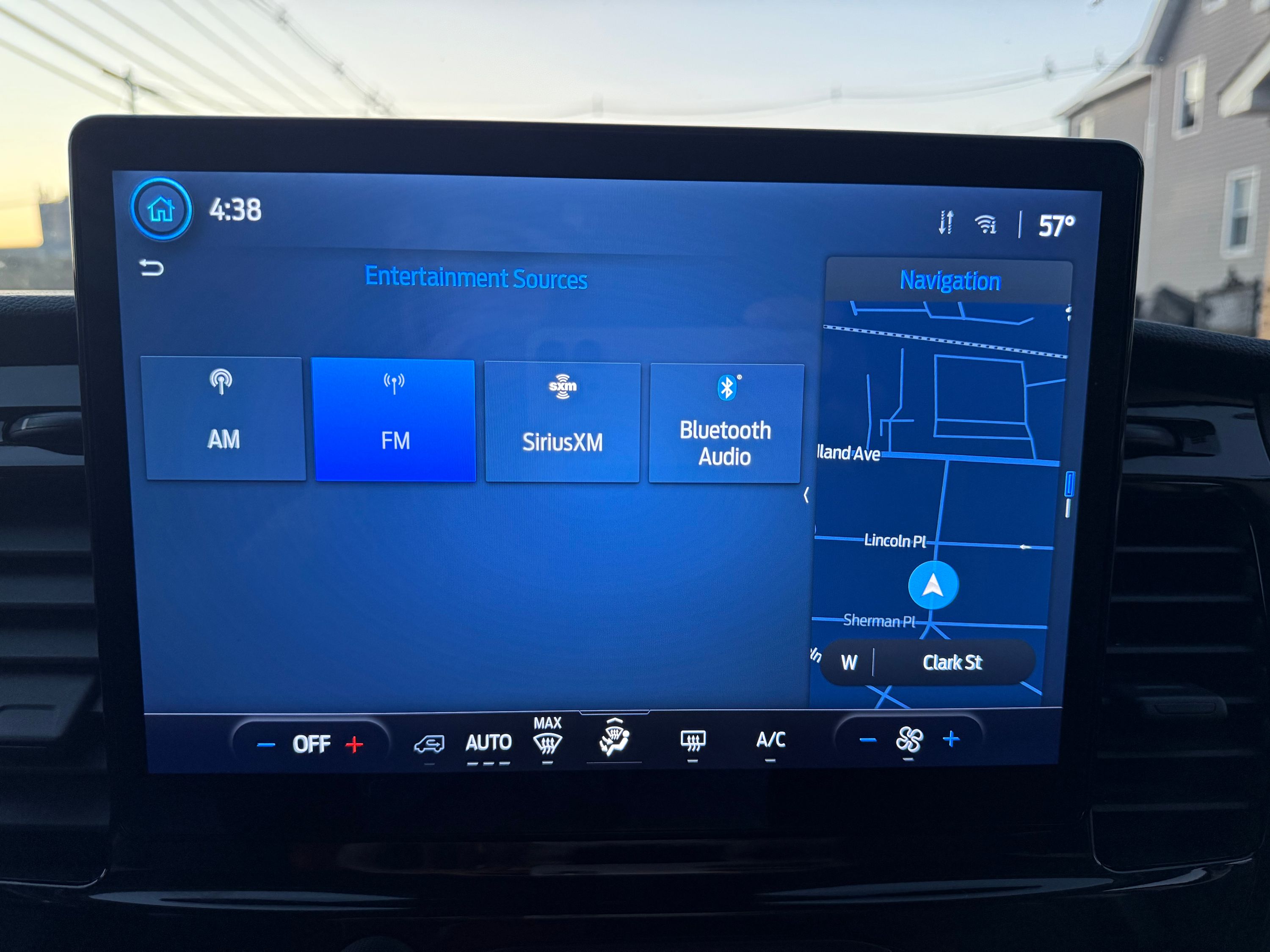 2023 Ford Transit Passenger Van XLT - Photo 29