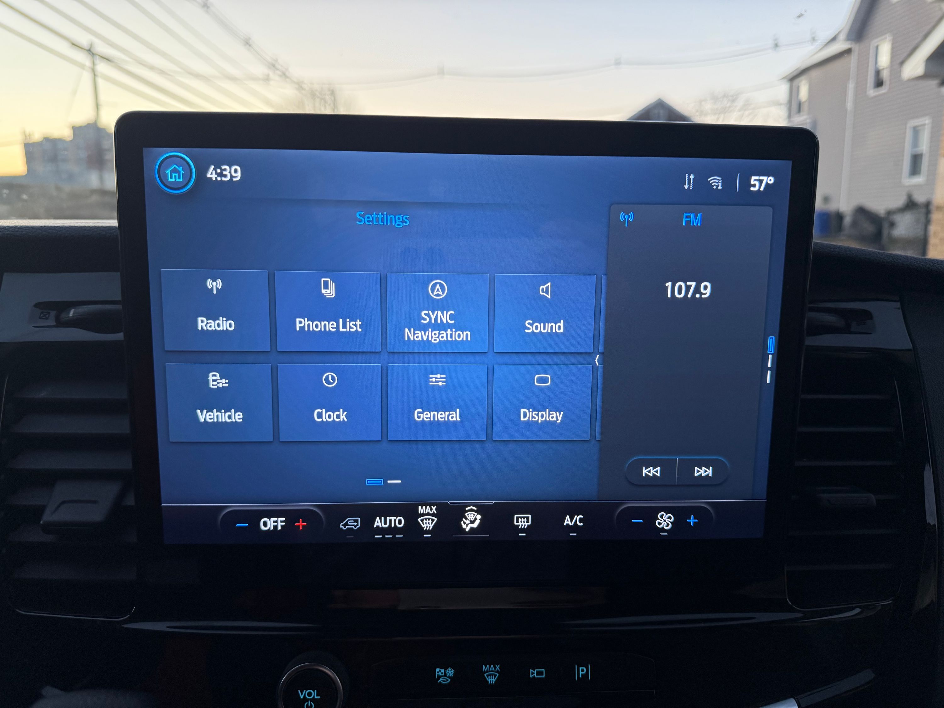 2023 Ford Transit Passenger Van XLT - Photo 31