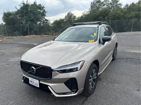 2024 Volvo XC60 Core Dark Theme