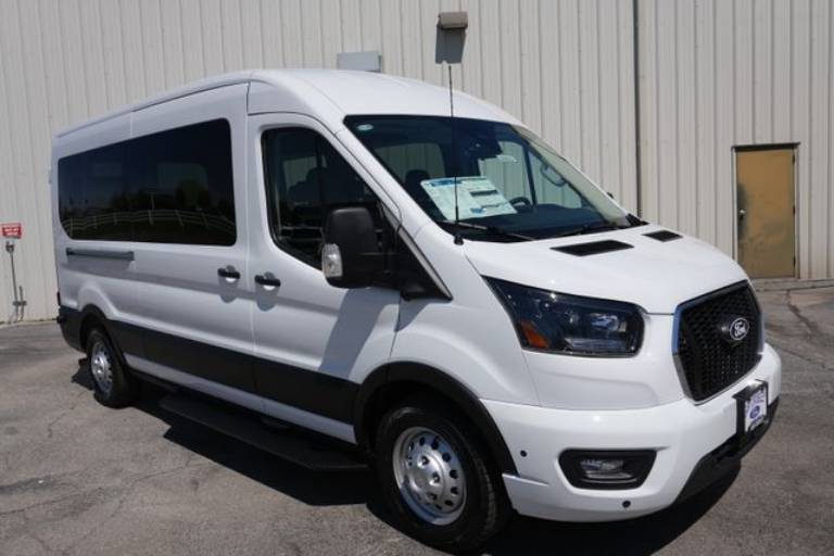 2026 Ford Transit Passenger Wagon XLT