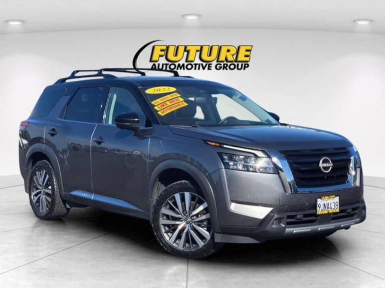 2022 Nissan Pathfinder Platinum