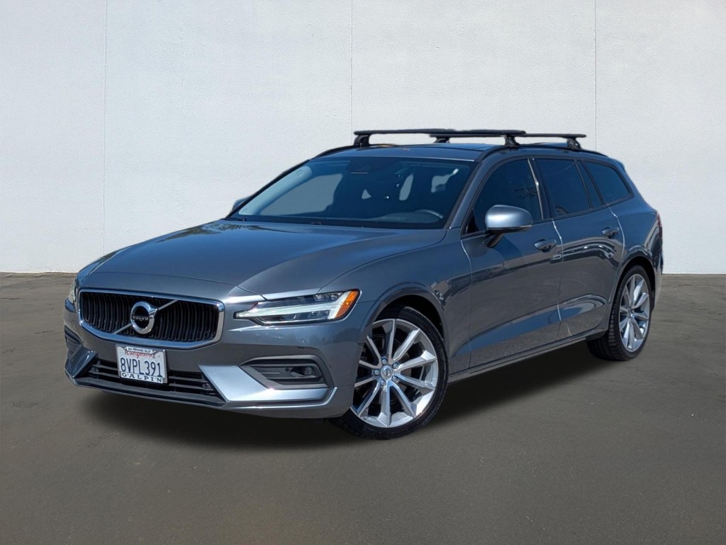 2021 Volvo V60 T5 Momentum