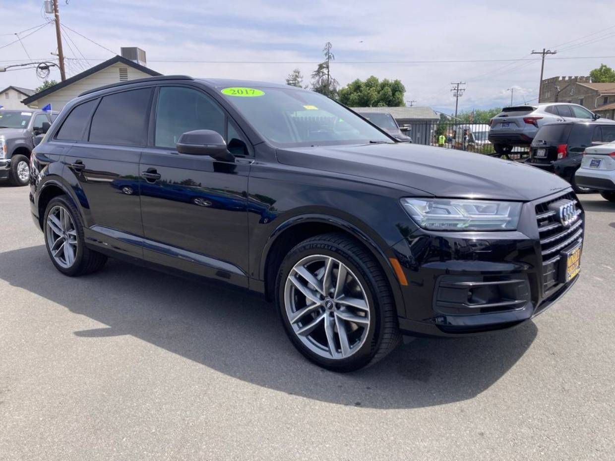Used 2017 Audi Q7 Prestige with VIN WA1VAAF7XHD042333 for sale in Exeter, CA