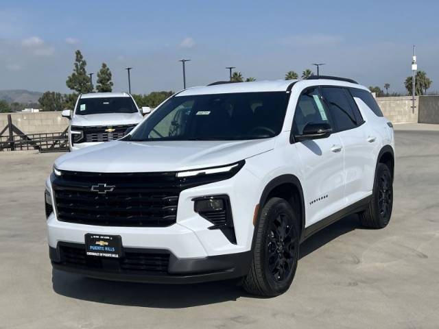 2026 Chevrolet Traverse FWD LT