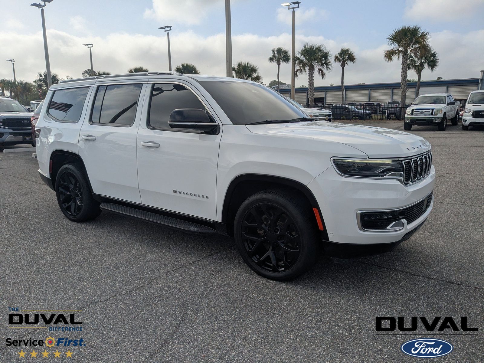 2023 Jeep Wagoneer Base