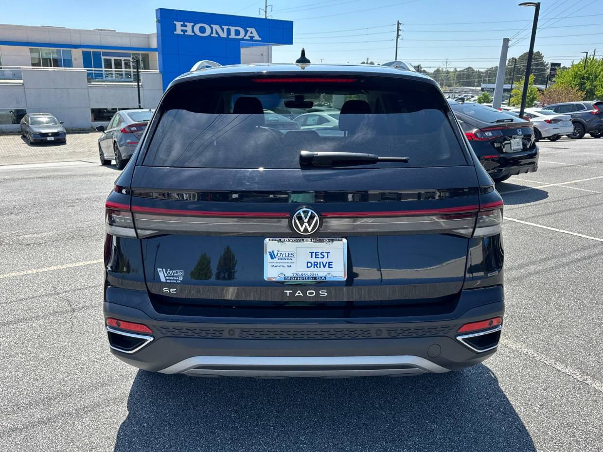 2025 Volkswagen Taos SE - Photo 6