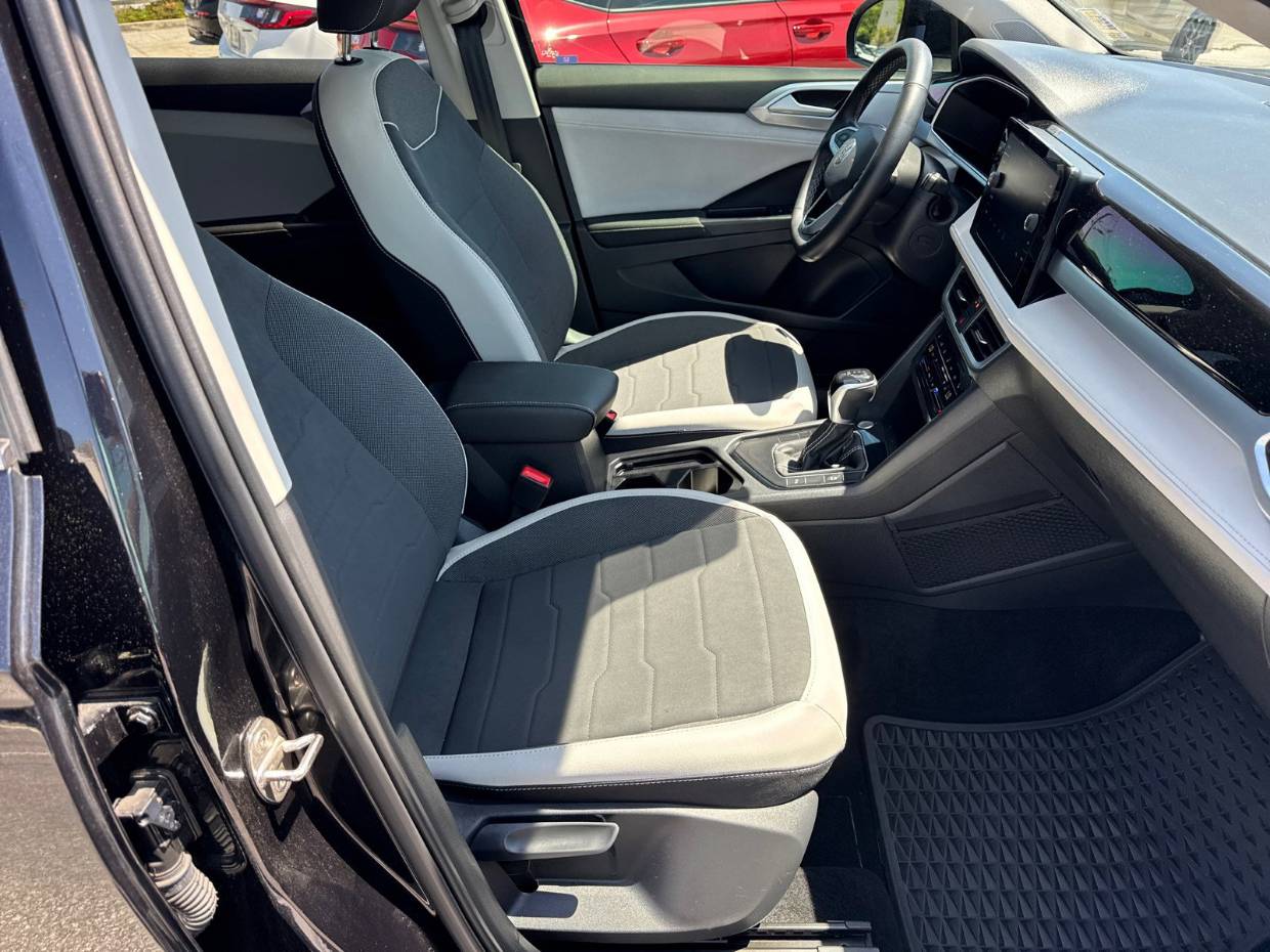 2025 Volkswagen Taos SE - Photo 13