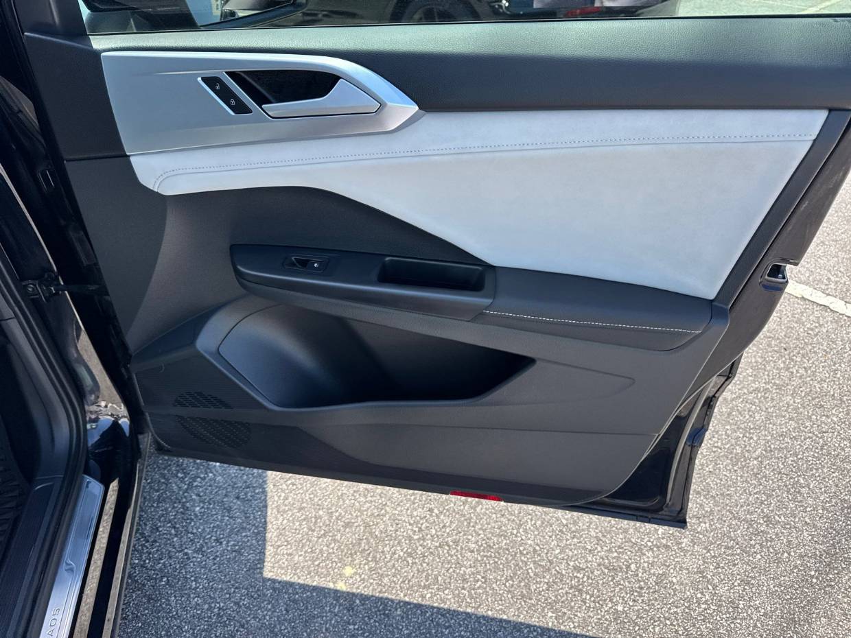 2025 Volkswagen Taos SE - Photo 14