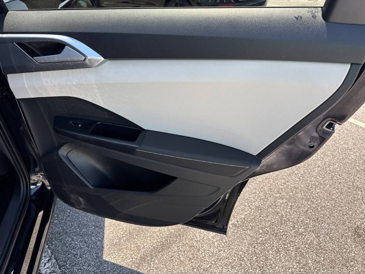 2025 Volkswagen Taos SE - Photo 16