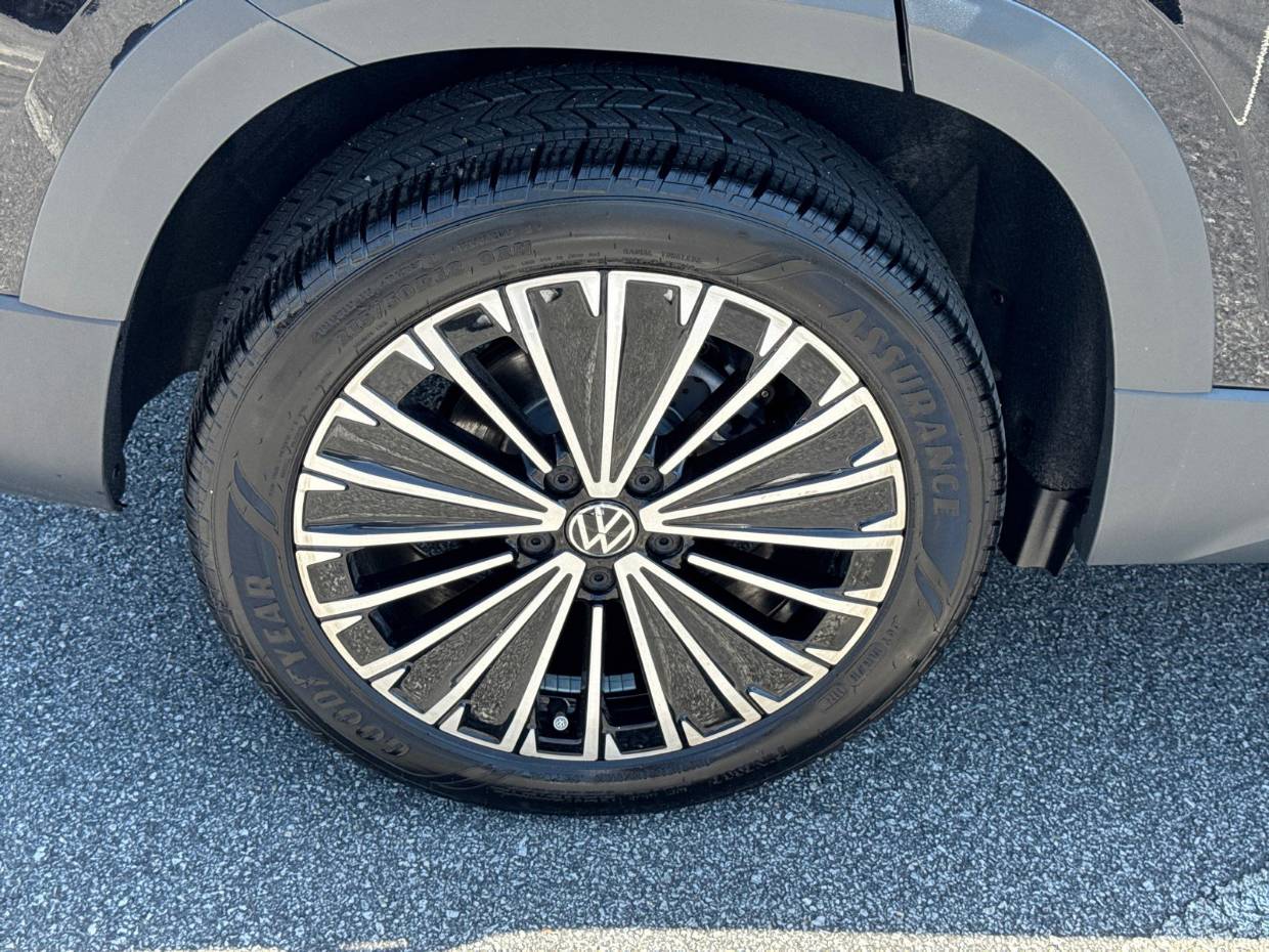 2025 Volkswagen Taos SE - Photo 17