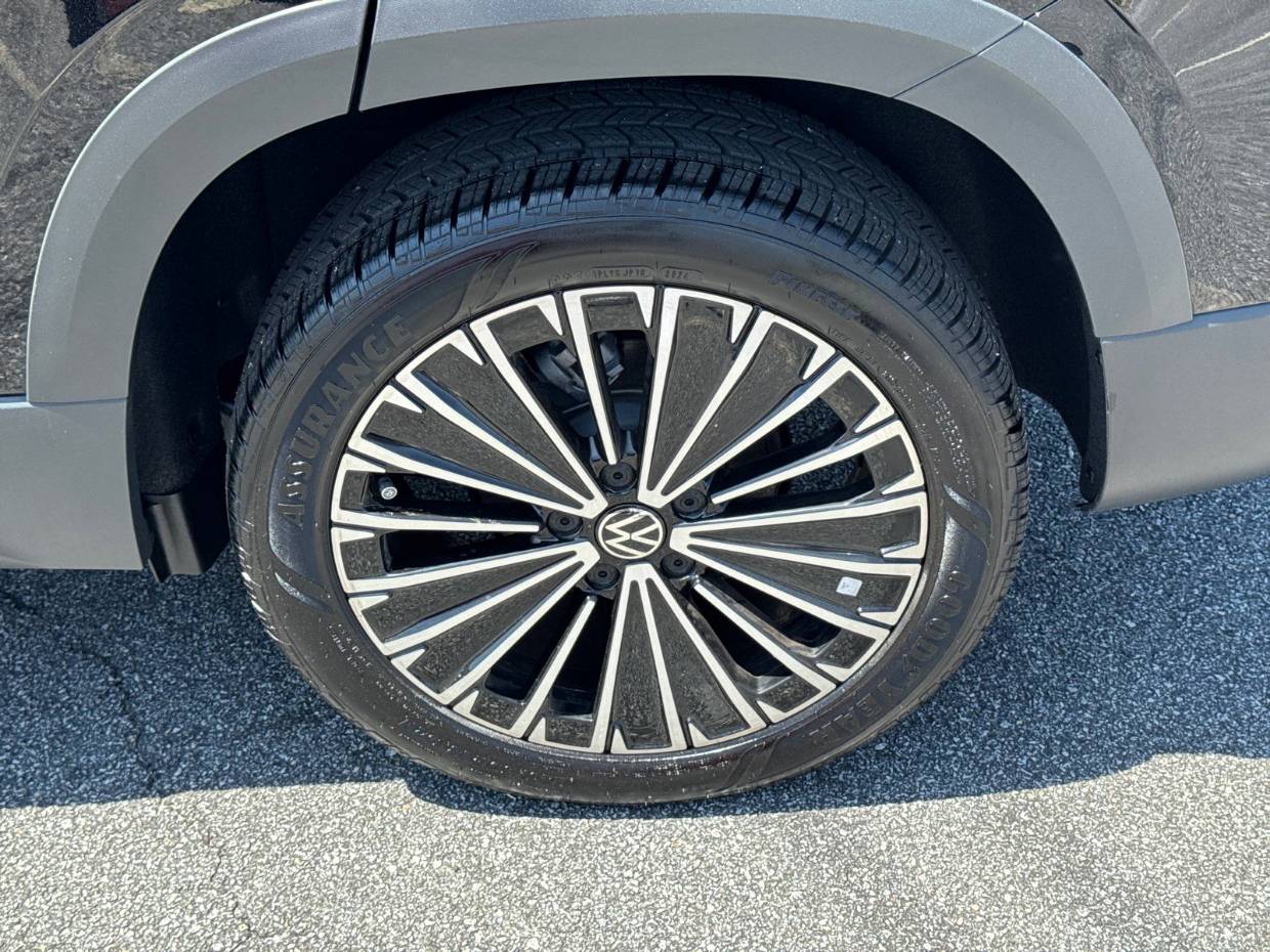 2025 Volkswagen Taos SE - Photo 19
