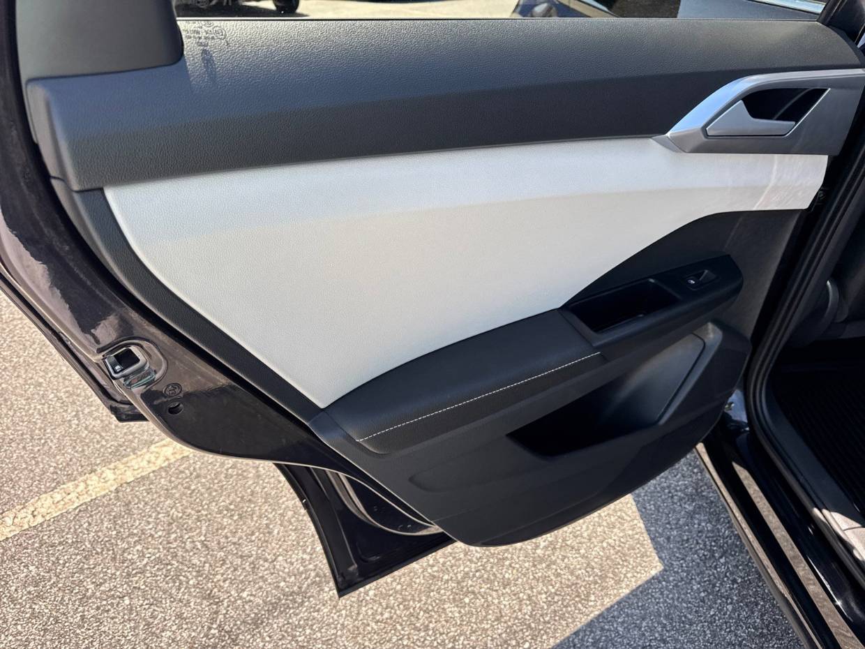 2025 Volkswagen Taos SE - Photo 21