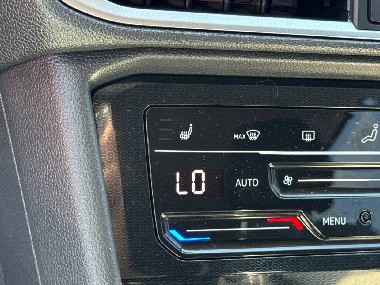 2025 Volkswagen Taos SE - Photo 33