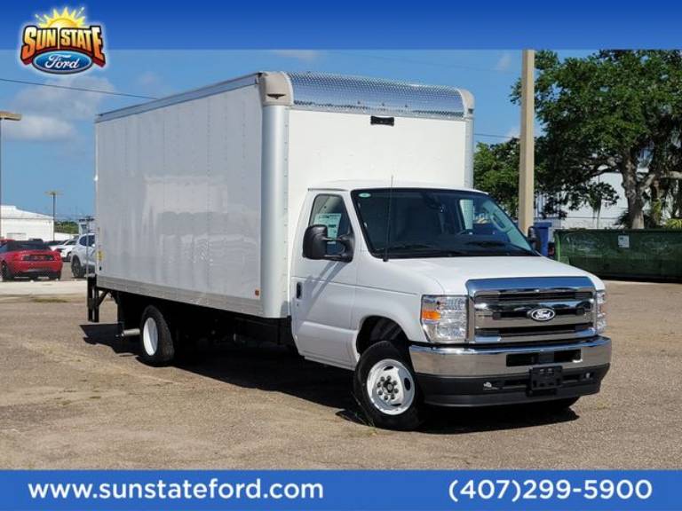 2027 Ford E-Series Cutaway Base