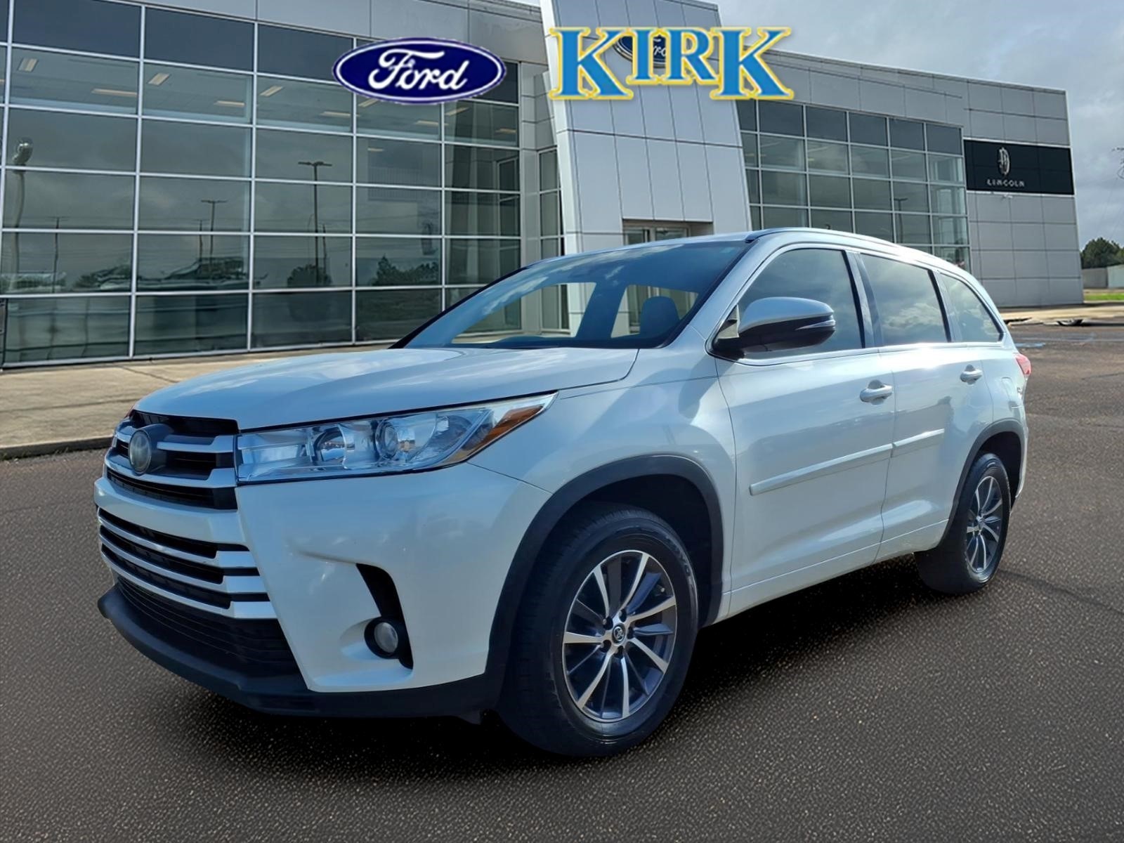 Used 2017 Toyota Highlander XLE
