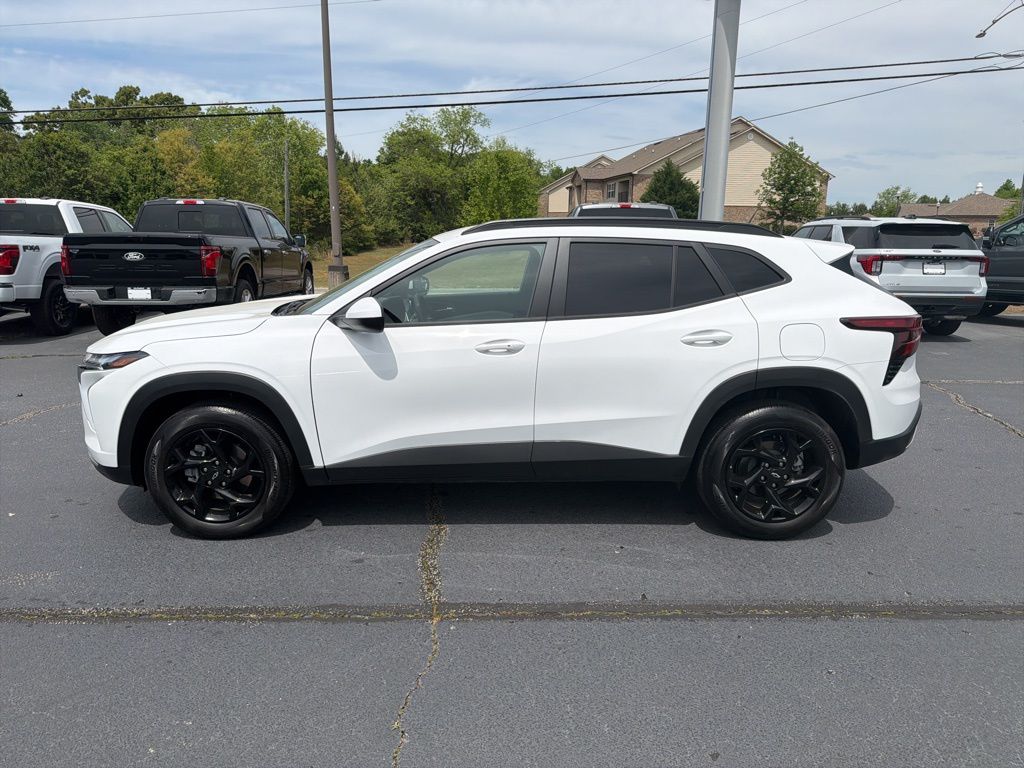 Used 2025 Chevrolet Trax LT