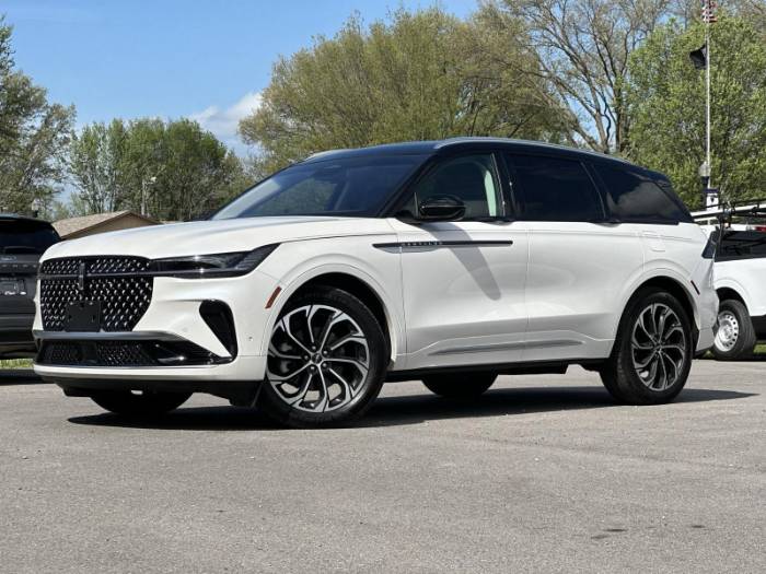 2024 Lincoln Nautilus Reserve