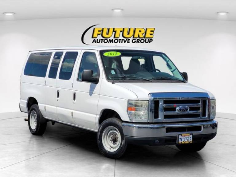 2013 Ford E-350SD XLT