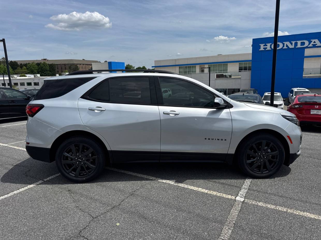 2022 Chevrolet Equinox RS - Photo 8