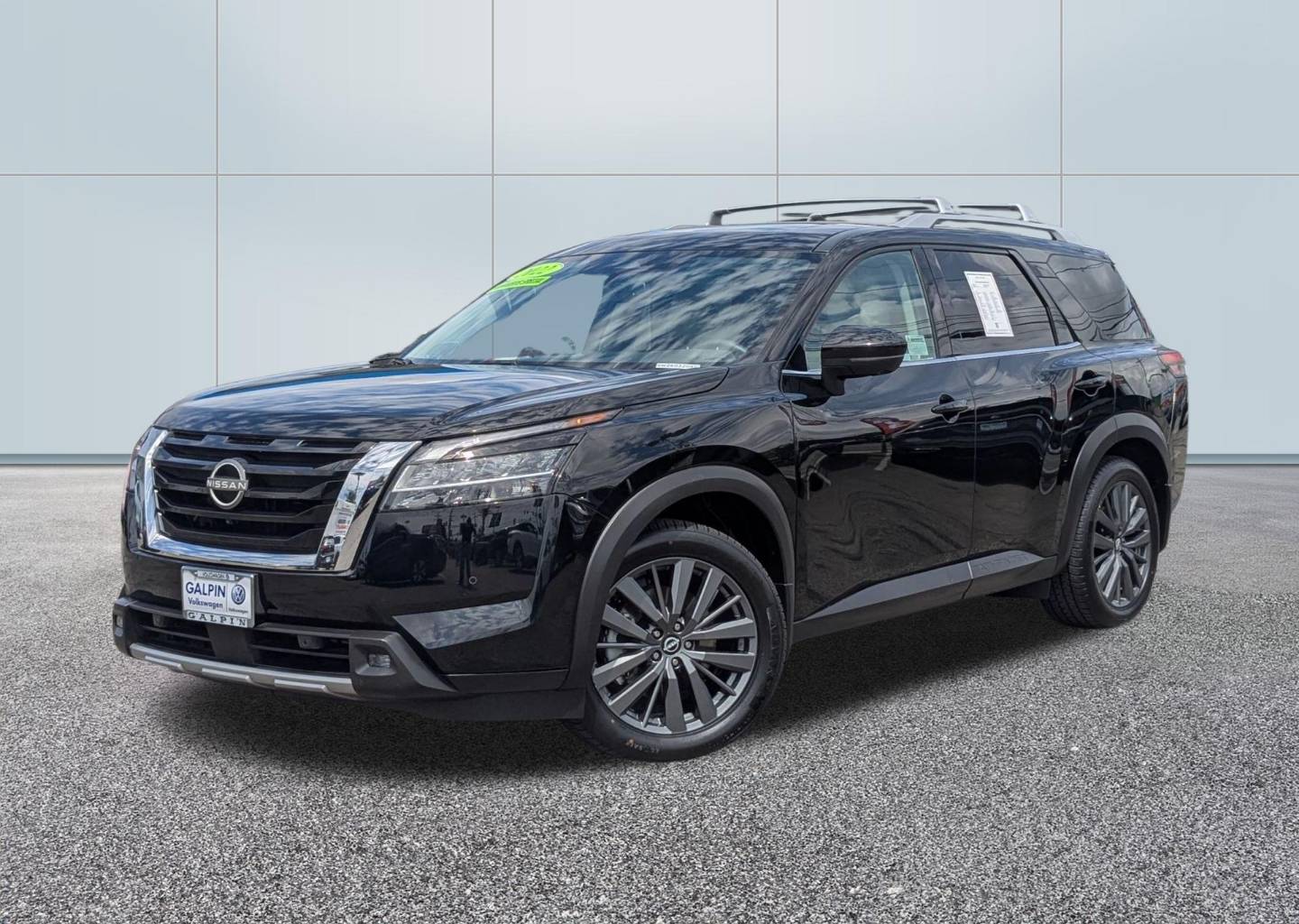 2022 Nissan Pathfinder SL 2WD's photo