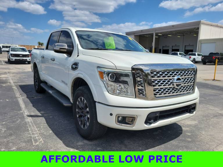 2017 Nissan Titan Platinum Reserve
