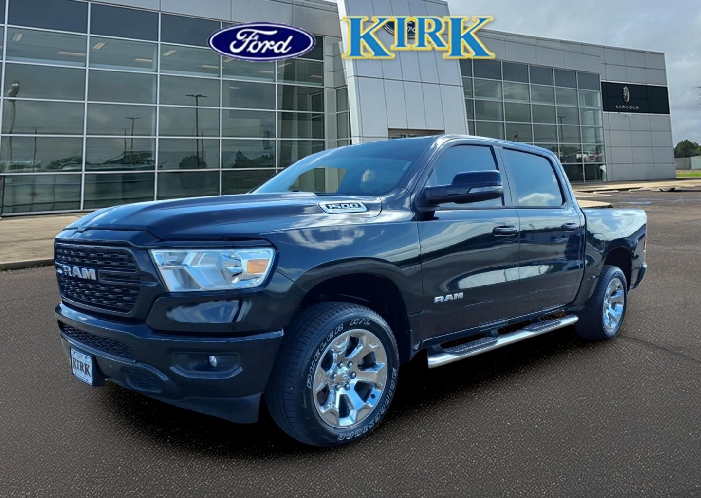 2024 RAM 1500 Big Horn/Lone Star 4x4 Crew Cab 5'7's photo
