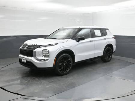 2023 Mitsubishi Outlander SE