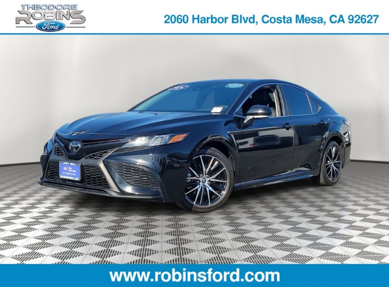 2024 Toyota Camry SE