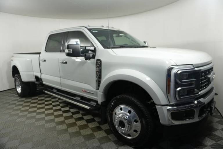 2026 Ford Super Duty F-450 DRW LARIAT
