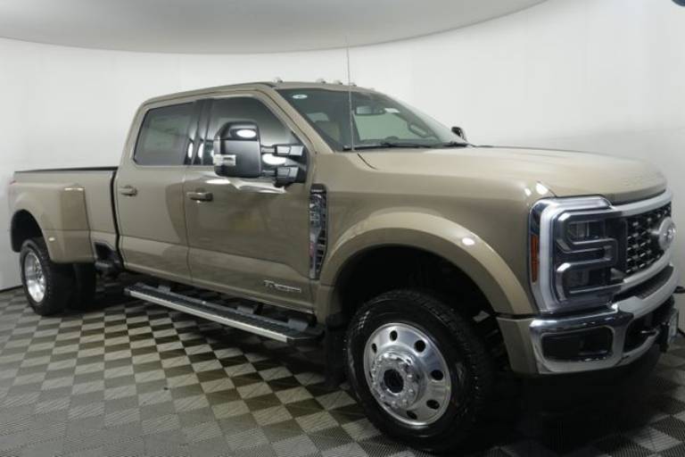 2026 Ford Super Duty F-450 DRW LARIAT