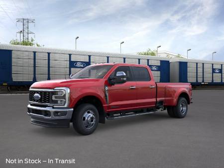 2026 Ford Super Duty F-350 DRW LARIAT