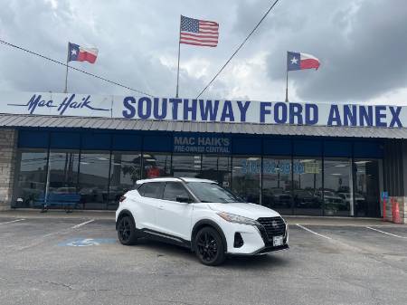 2024 Nissan Kicks SR