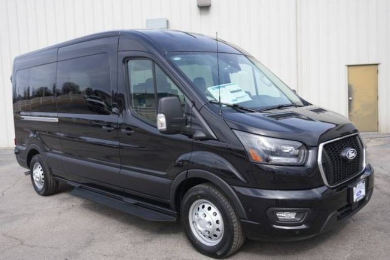 2026 Ford Transit Passenger Wagon XLT