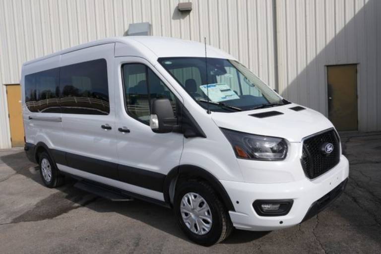 2026 Ford Transit Passenger Wagon XLT