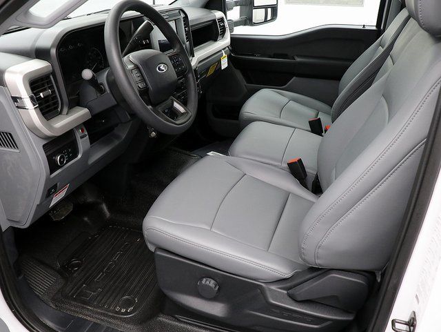 2025 Ford F-450 Super Duty Chassis Cab XL - Photo 10