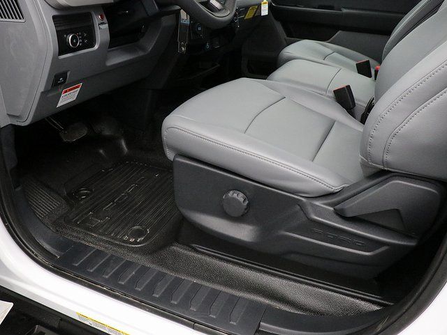 2025 Ford F-450 Super Duty Chassis Cab XL - Photo 24