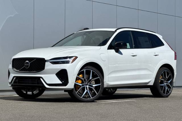 2026 Volvo XC60 Plug-In Hybrid T8 Polestar Engineered