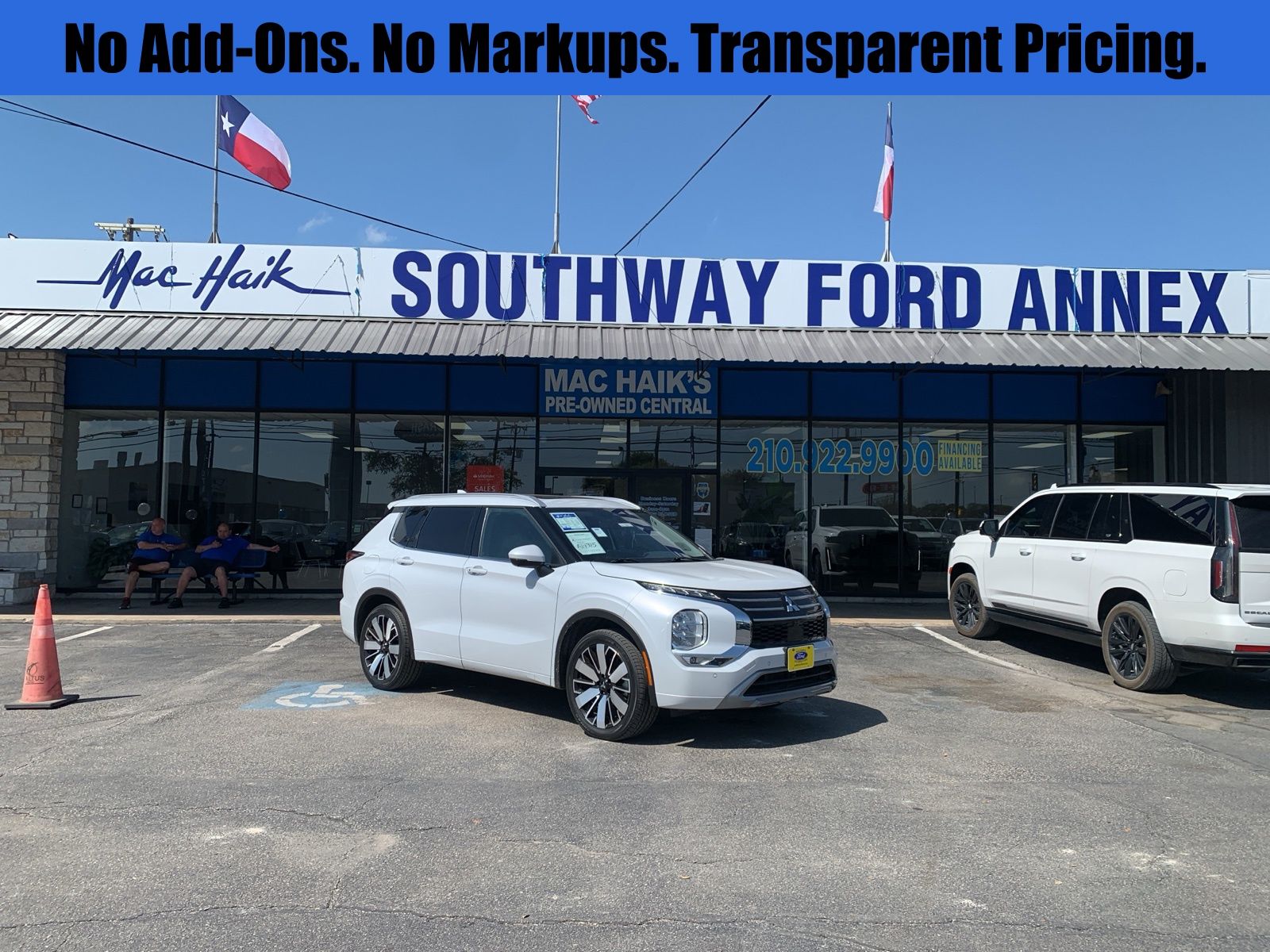 2025 Mitsubishi Outlander SEL 2WD's photo