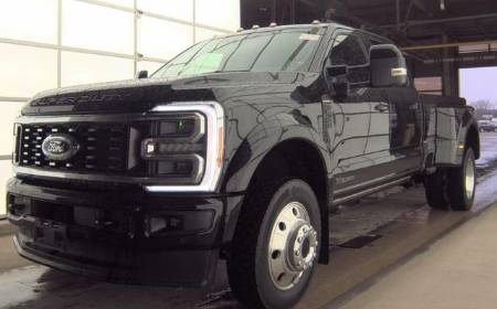 2025 Ford F-450SD Platinum