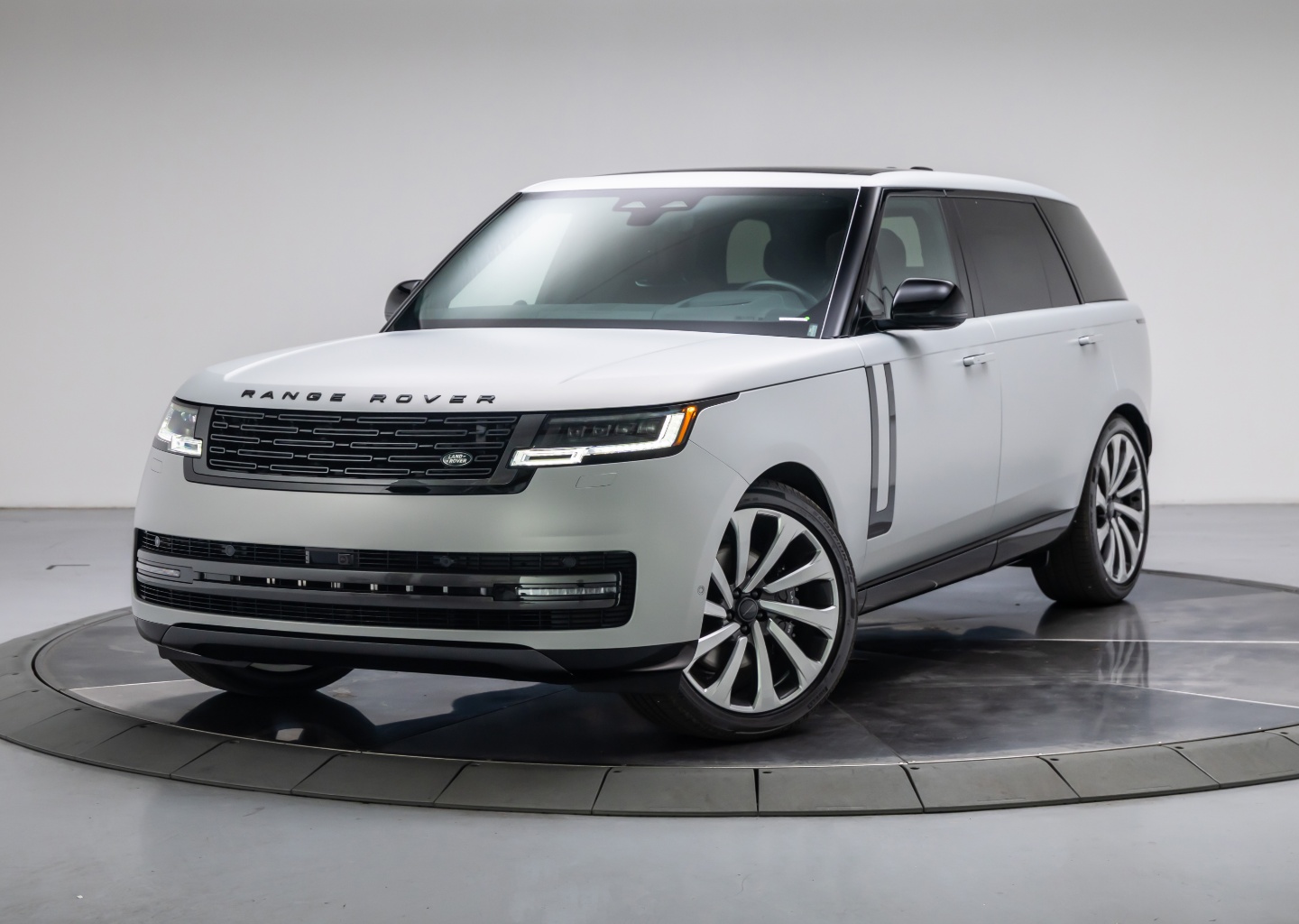 2026 Land Rover Range Rover 4.4 Autobiography LWB 5's photo