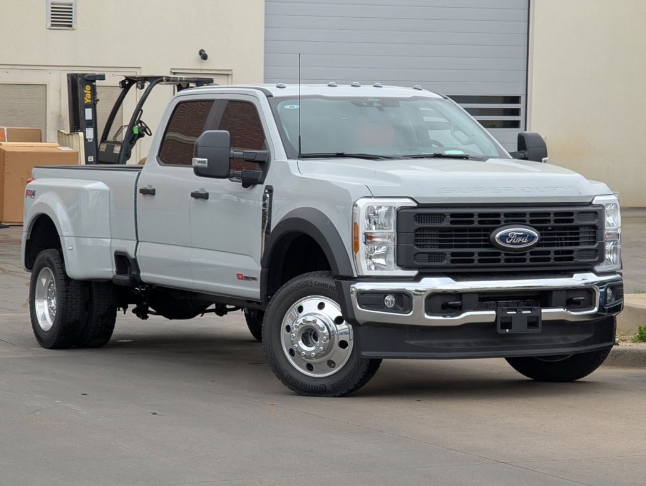 2026 Ford F-450 XL 4x4 Crew Cab 8' Box DRW's photo