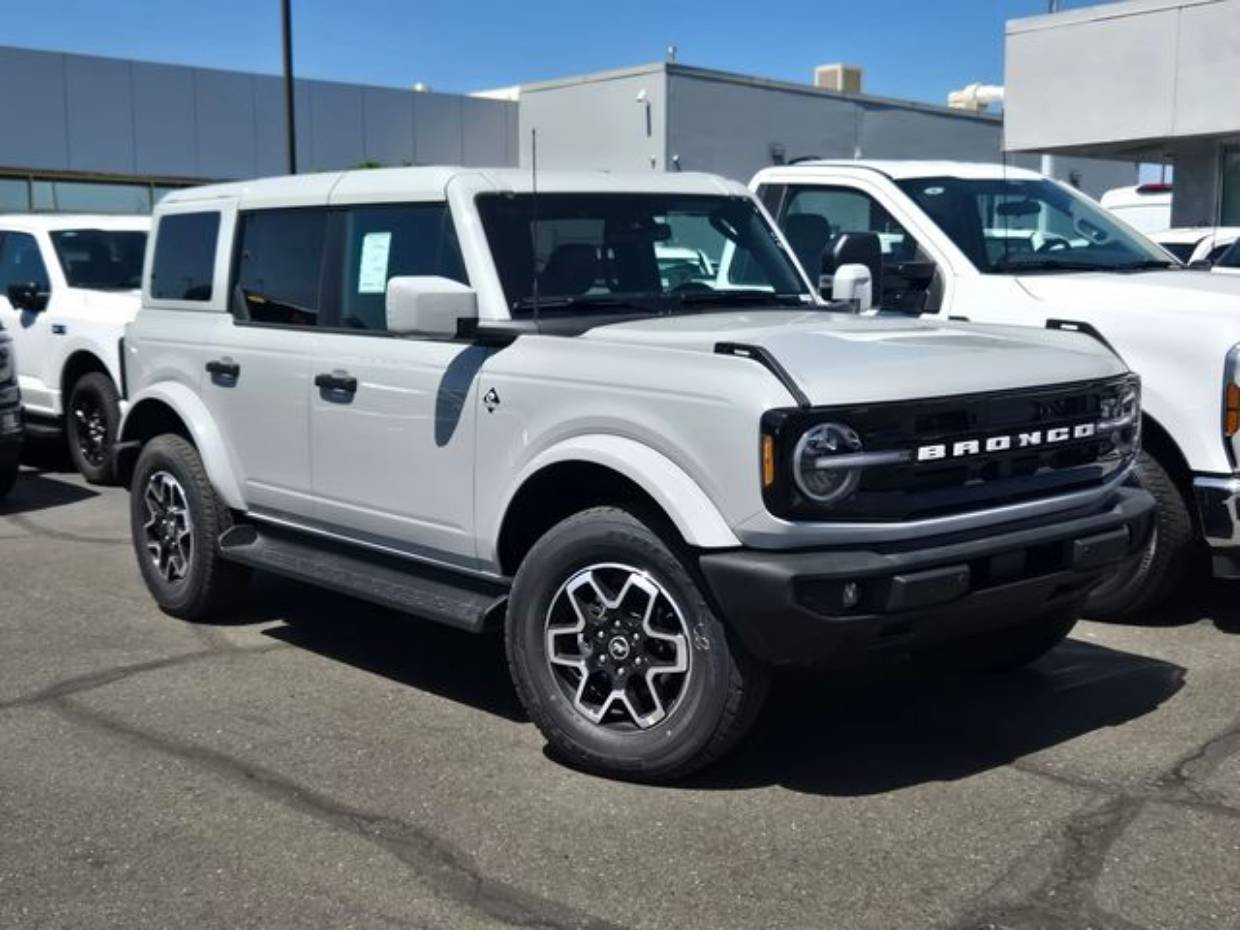 2026 Ford Bronco Outer Banks 4x4's photo