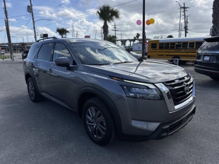 2025 Nissan Pathfinder SV