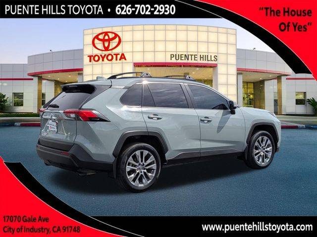 2022 Toyota RAV4 XLE Premium